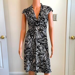 White House Black Market V- Neck Cap Sleeve A-Line Zebra Dress XS MSRP $135